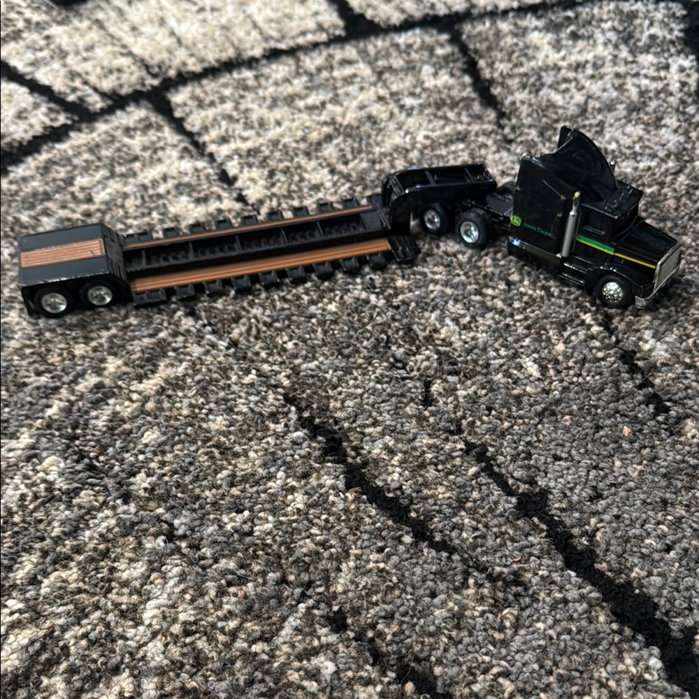 Hot Wheels Semi Truck set - Picture 3 of 6